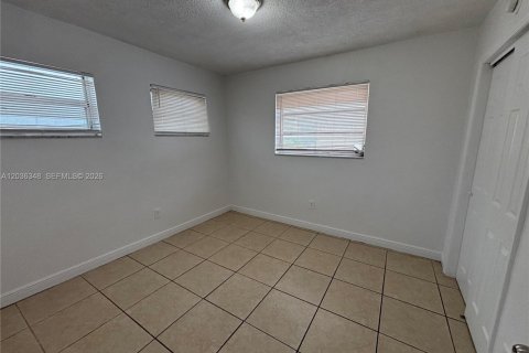 Appartement à louer à Miami, Floride: 2 chambres, 447.6 m2 № 2084284 - photo 2