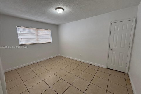 Appartement à louer à Miami, Floride: 2 chambres, 447.6 m2 № 2084284 - photo 10