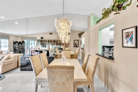 Купить виллу или дом в Делрей-Бич, Флорида 2 спальни, 121.79м2, № 2029207 - фото 18