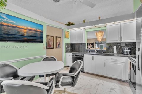 Купить виллу или дом в Делрей-Бич, Флорида 2 спальни, 121.79м2, № 2029207 - фото 9