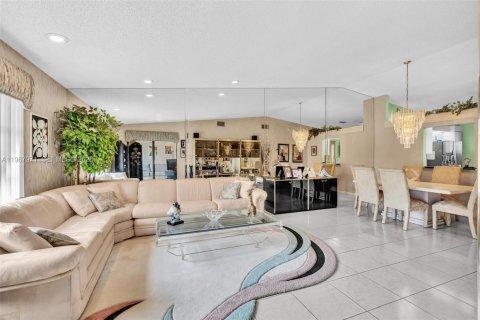 Купить виллу или дом в Делрей-Бич, Флорида 2 спальни, 121.79м2, № 2029207 - фото 14