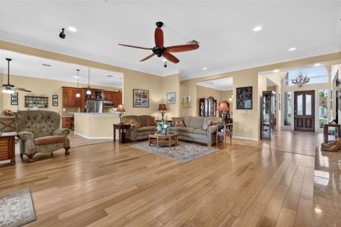 House in Mount Dora, Florida 5 bedrooms, 373.28 sq.m. № 2109726 - photo 11