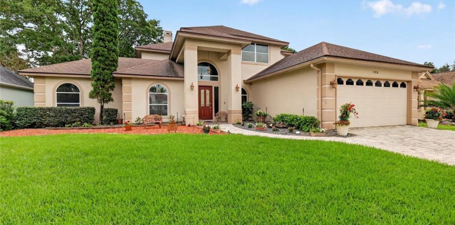 House in Mount Dora, Florida 5 bedrooms, 373.28 sq.m. № 2109726