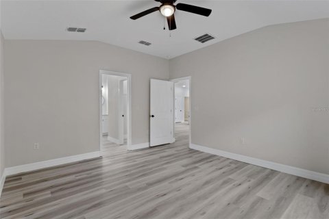 House in Inverness, Florida 4 bedrooms, 154.4 sq.m. № 2201979 - photo 12
