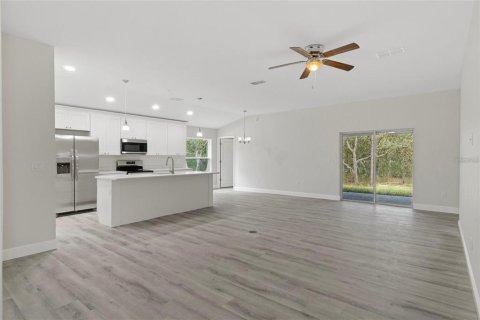 House in Inverness, Florida 4 bedrooms, 154.4 sq.m. № 2201979 - photo 3