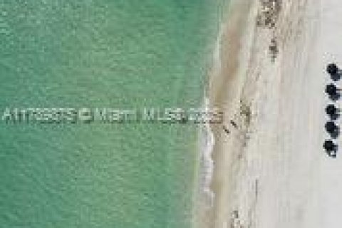 Купить кондоминиум в Санни-Айлс-Бич, Флорида 5 спален, 606.09м2, № 1860980 - фото 26