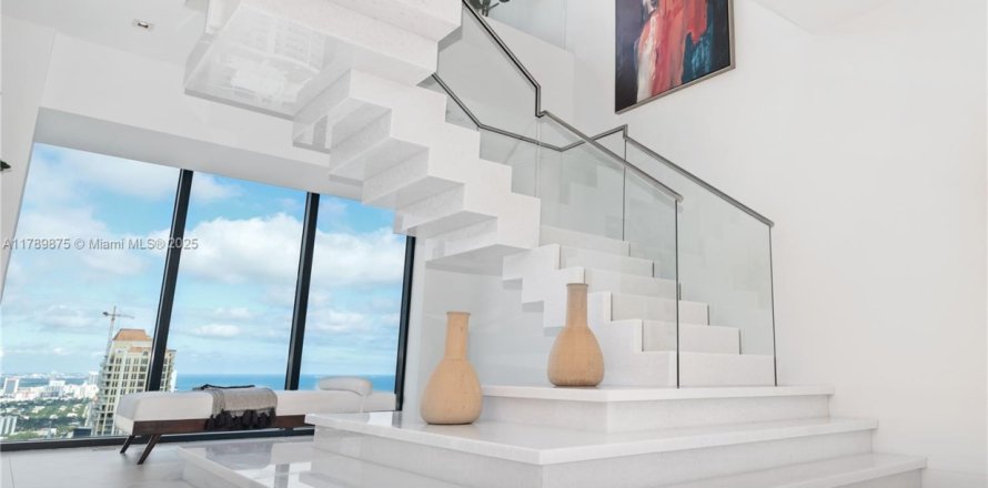 Condo in Sunny Isles Beach, Florida, 5 bedrooms  № 1860980
