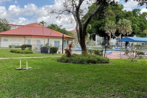 Condominio en alquiler en Lauderdale Lakes, Florida, 1 dormitorio, 65.5 m2 № 1978572 - foto 8