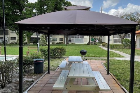 Condominio en alquiler en Lauderdale Lakes, Florida, 1 dormitorio, 65.5 m2 № 1978572 - foto 12