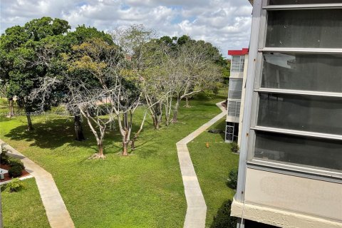 Condominio en alquiler en Lauderdale Lakes, Florida, 1 dormitorio, 65.5 m2 № 1978572 - foto 6