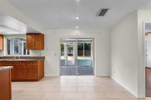 House in Orlando, Florida 3 bedrooms, 95.88 sq.m. № 1885611 - photo 19