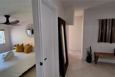 House in Miami, Florida 3 bedrooms, 166.67 sq.m. № 1944150 - photo 8