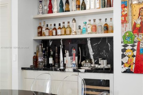 Condo in Miami, Florida, 2 bedrooms  № 2031731 - photo 5