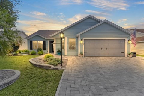 House in The Villages, Florida 3 bedrooms, 164.44 sq.m. № 2129130