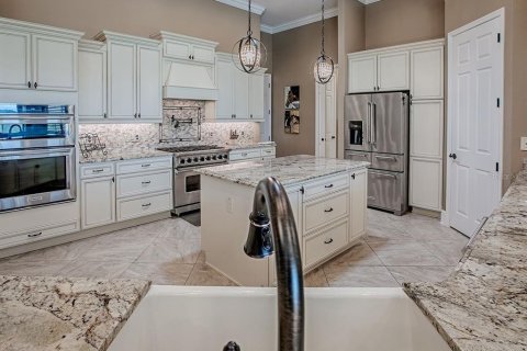 House in The Villages, Florida 4 bedrooms, 368.64 sq.m. № 1837873 - photo 27