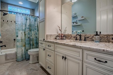 House in The Villages, Florida 4 bedrooms, 368.64 sq.m. № 1837873 - photo 18