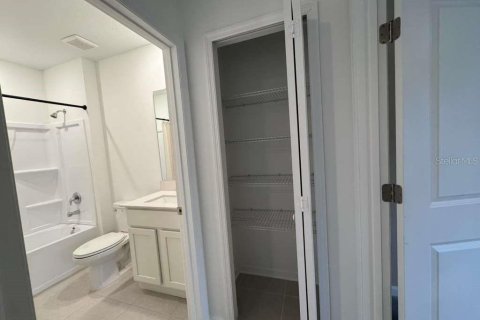 Casa en alquiler en Davenport, Florida, 6 dormitorios, 228.35 m2 № 2341869 - foto 11