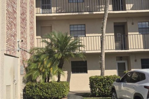 Copropriété à vendre à Coral Springs, Floride: 2 chambres, 85.93 m2 № 2081399 - photo 2