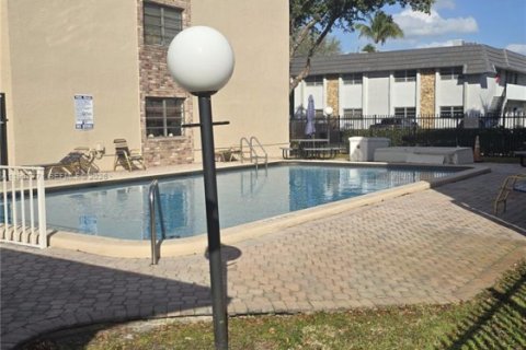 Copropriété à vendre à Coral Springs, Floride: 2 chambres, 85.93 m2 № 2081399 - photo 8