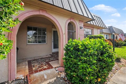 Condo in New Port Richey, Florida, 2 bedrooms  № 2204809