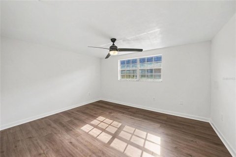 Купить кондоминиум в Нью-Порт-Ричи, Флорида 5 комнат, 100.33м2, № 2204809 - фото 16