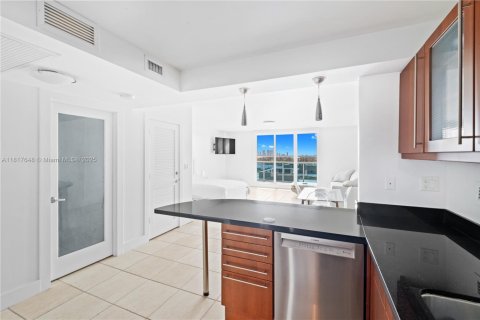 Снять в аренду кондоминиум в Майами-Бич, Флорида 55.74м2, № 1774337 - фото 13