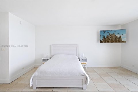 Снять в аренду кондоминиум в Майами-Бич, Флорида 55.74м2, № 1774337 - фото 10