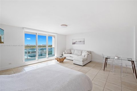 Снять в аренду кондоминиум в Майами-Бич, Флорида 55.74м2, № 1774337 - фото 8