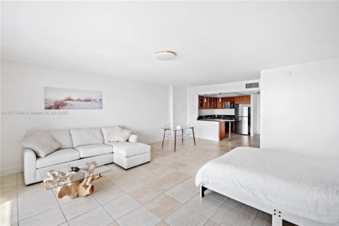 Снять в аренду кондоминиум в Майами-Бич, Флорида 55.74м2, № 1774337 - фото 6