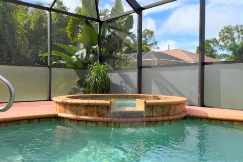 House in North Port, Florida 4 bedrooms, 206.15 sq.m. № 1919709 - photo 2