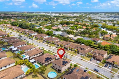 House in Homestead, Florida 4 bedrooms, 252.69 sq.m. № 1887193 - photo 20