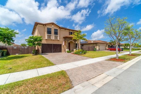 House in Homestead, Florida 4 bedrooms, 252.69 sq.m. № 1887193 - photo 2