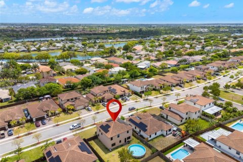 House in Homestead, Florida 4 bedrooms, 252.69 sq.m. № 1887193 - photo 21