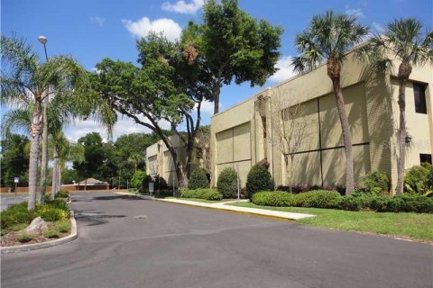 Propiedad comercial en alquiler en Dade City, Florida, 176.51 m2 № 584333 - foto 6