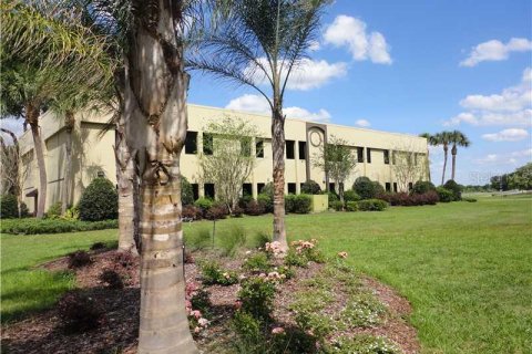 Propiedad comercial en alquiler en Dade City, Florida, 176.51 m2 № 584333 - foto 7