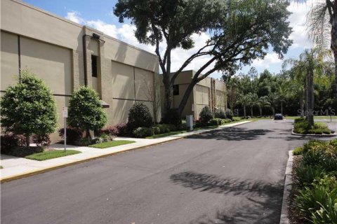 Propiedad comercial en alquiler en Dade City, Florida, 176.51 m2 № 584333 - foto 4