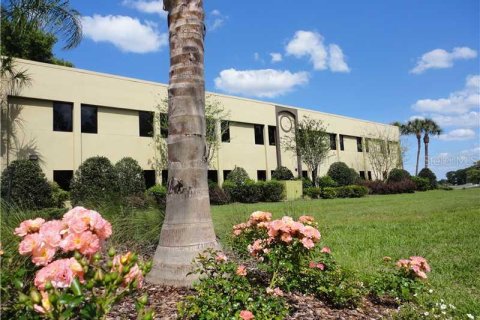 Propiedad comercial en alquiler en Dade City, Florida, 176.51 m2 № 584333 - foto 8