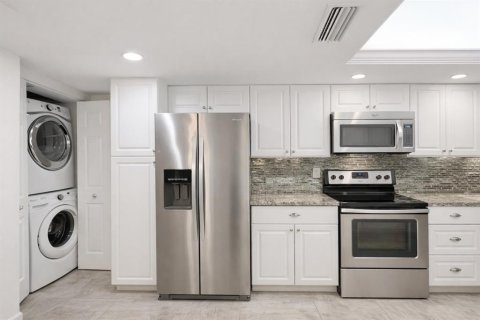 Copropriété à louer à Sarasota, Floride: 2 chambres, 108.14 m2 № 2377499 - photo 8