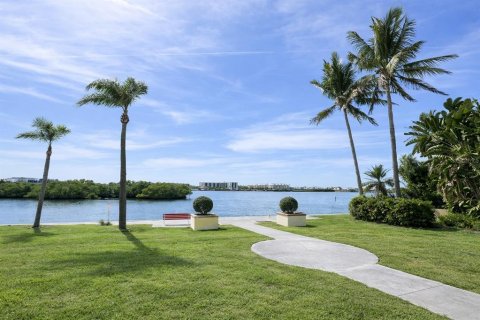 Copropriété à louer à Sarasota, Floride: 2 chambres, 108.14 m2 № 2377499 - photo 4