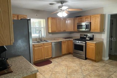Casa en alquiler en Ocala, Florida, 3 dormitorios, 206.24 m2 № 2100001 - foto 6