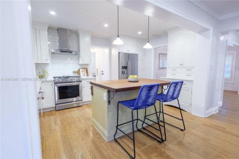 Купить виллу или дом в Майами-Шорс, Флорида 3 спальни, 188.03м2, № 1999087 - фото 10