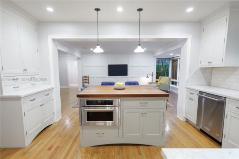 Купить виллу или дом в Майами-Шорс, Флорида 3 спальни, 188.03м2, № 1999087 - фото 13