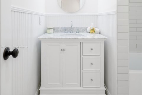 Купить виллу или дом в Майами-Шорс, Флорида 3 спальни, 188.03м2, № 1999087 - фото 24