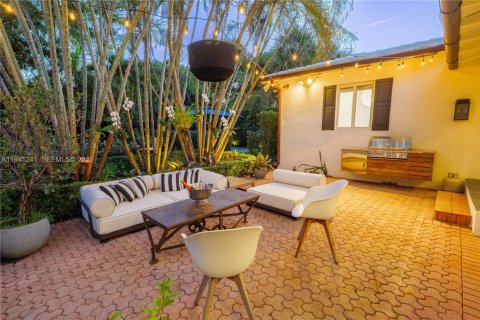 Купить виллу или дом в Майами-Шорс, Флорида 3 спальни, 188.03м2, № 1999087 - фото 27