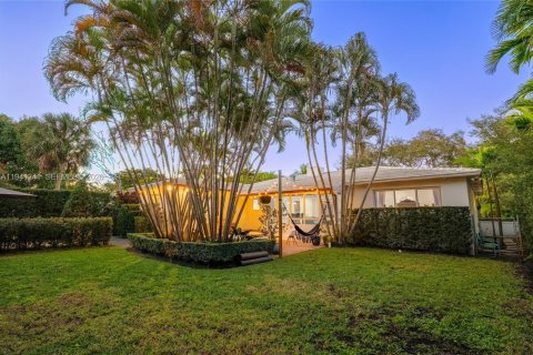 Купить виллу или дом в Майами-Шорс, Флорида 3 спальни, 188.03м2, № 1999087 - фото 29