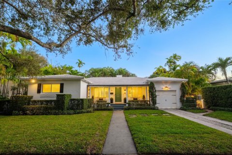 Дом в Майами-Шорс, Флорида 3 спальни, 188.03м2 № 1999087