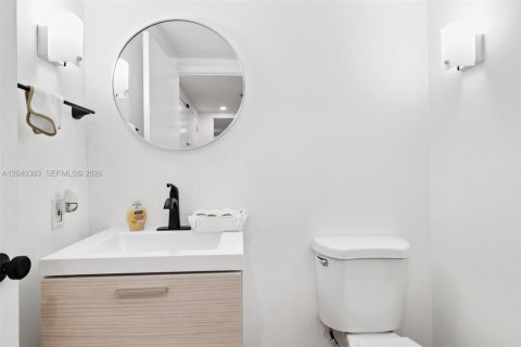 Condo in Bal Harbour, Florida, 2 bedrooms  № 2086637 - photo 6