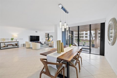 Condo in Bal Harbour, Florida, 2 bedrooms  № 2086637 - photo 12