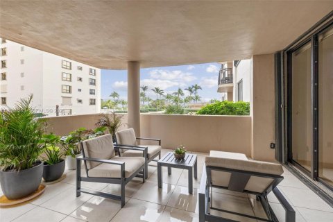 Condo in Bal Harbour, Florida, 2 bedrooms  № 2086637 - photo 2