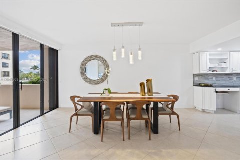 Condo in Bal Harbour, Florida, 2 bedrooms  № 2086637 - photo 8